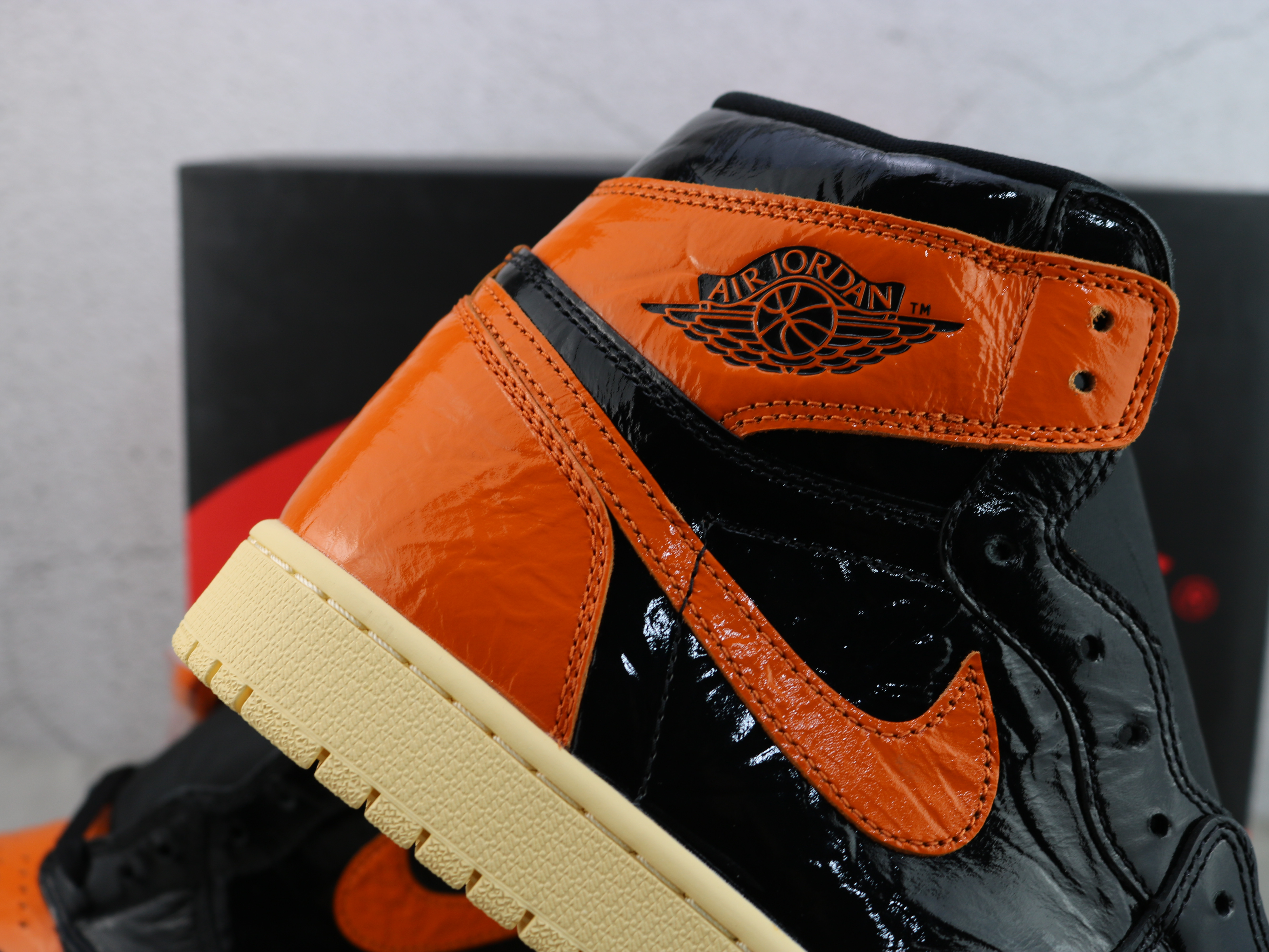 Air Jordan 1 Retro High Shattered Backboard 3.0 575441 028